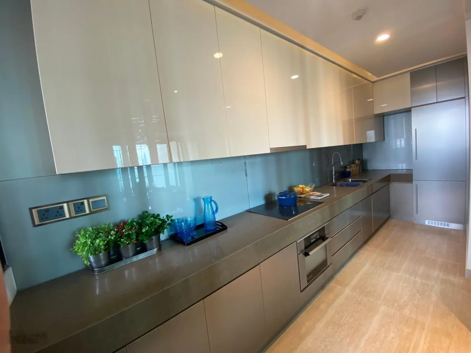 Bán căn hộ D1 MENSION, 608 Võ Văn Kiệt, Phường Cầu Kho, Quận 1 :