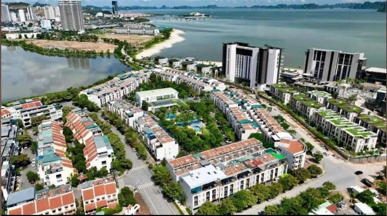 Cần bán gấp căn góc! Căn liền kề Lotus - Bãi Cháy - Hạ Long, hướng vịnh