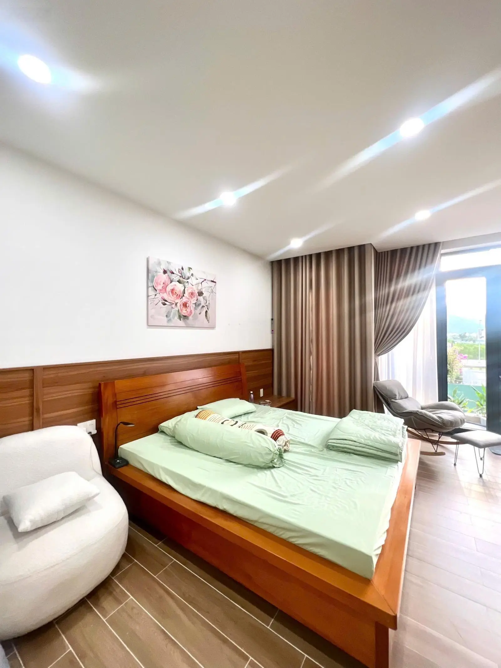 Cần bán nhà Hà Quang 2 mới xây xong siêu đẹp
