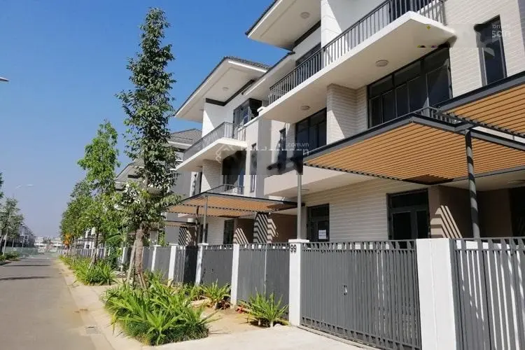 Biệt thự Lavila 6 x 17.6m, Nhà thô tiện hoàn thiện. Giá 10.7 tỷ. LH: 0902 781 ***Ms. Linh)