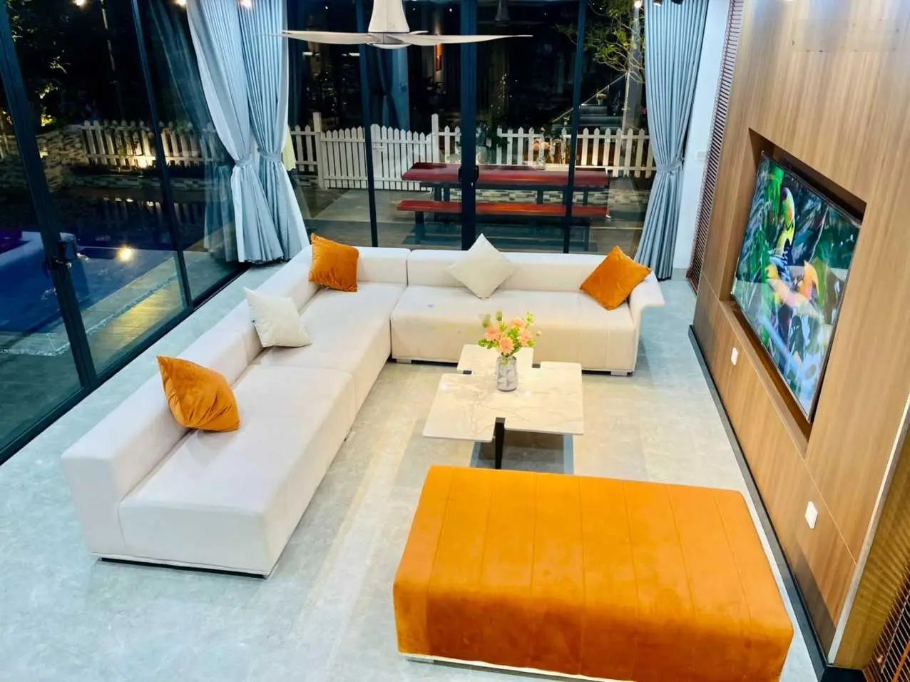 Bán gấp biệt thự dãy F2 thuộc dự án Venus by flamingo, 250m2 full nội thất. LH 0931 793 ***
