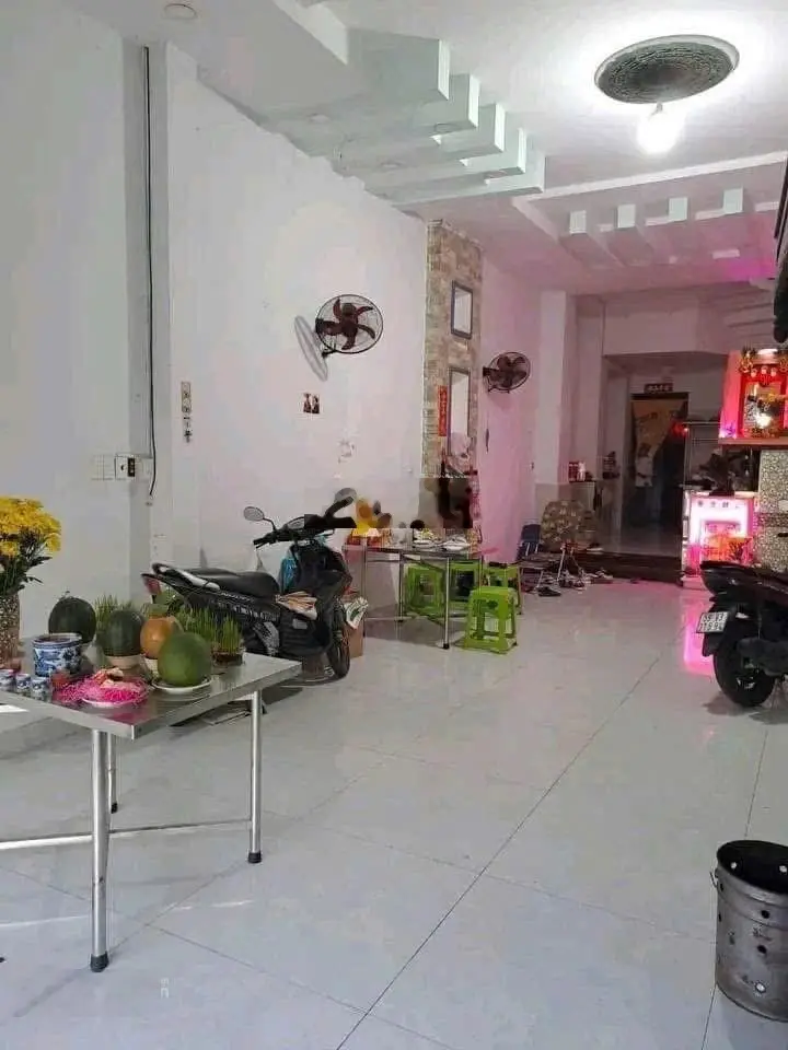 Chính chủ bán nhà Đoàn Nguyễn Tuấn, Bình Chánh. SHR. Trả trước 150 triệu nhận nhà.Giá 840tr