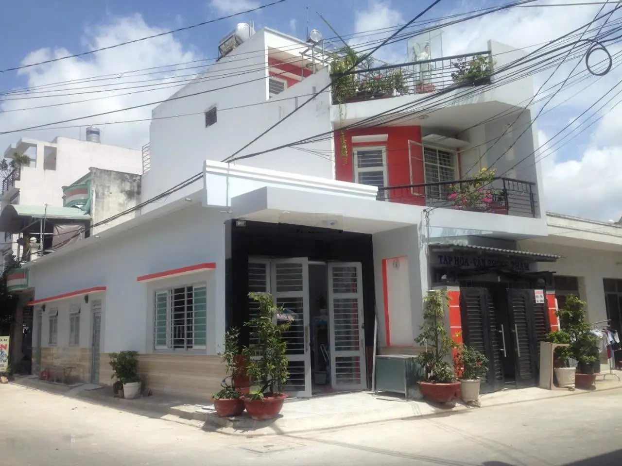 Chính chủ gởi bán căn nhà góc 2 mặt tiền đường nội bộ khu Nam Hùng Vương