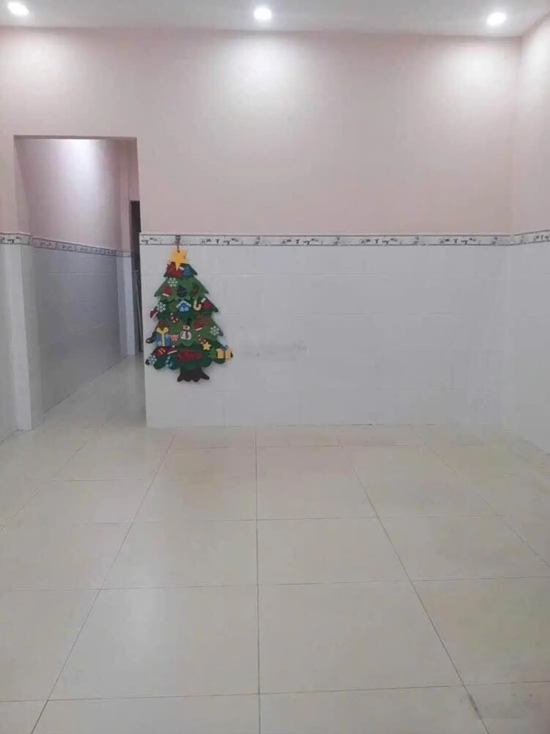 Cần vốn lớn kinh doanh nên bán gấp nhà 80m2 , nằm ngay trung tâm tân phú