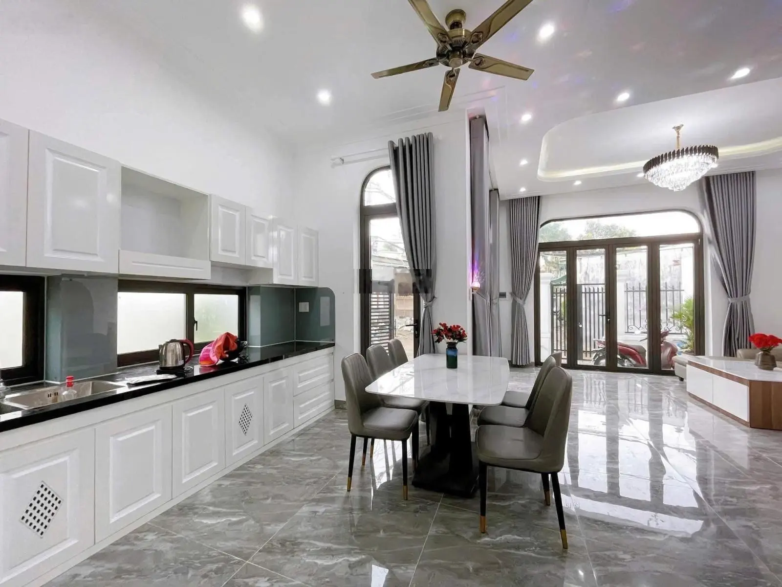 Cần bán biệt thự 2 mặt tiền kiệt gần trường Duy Tân, diện tích lớn 107m2, giá nhỉnh 4 tỷ