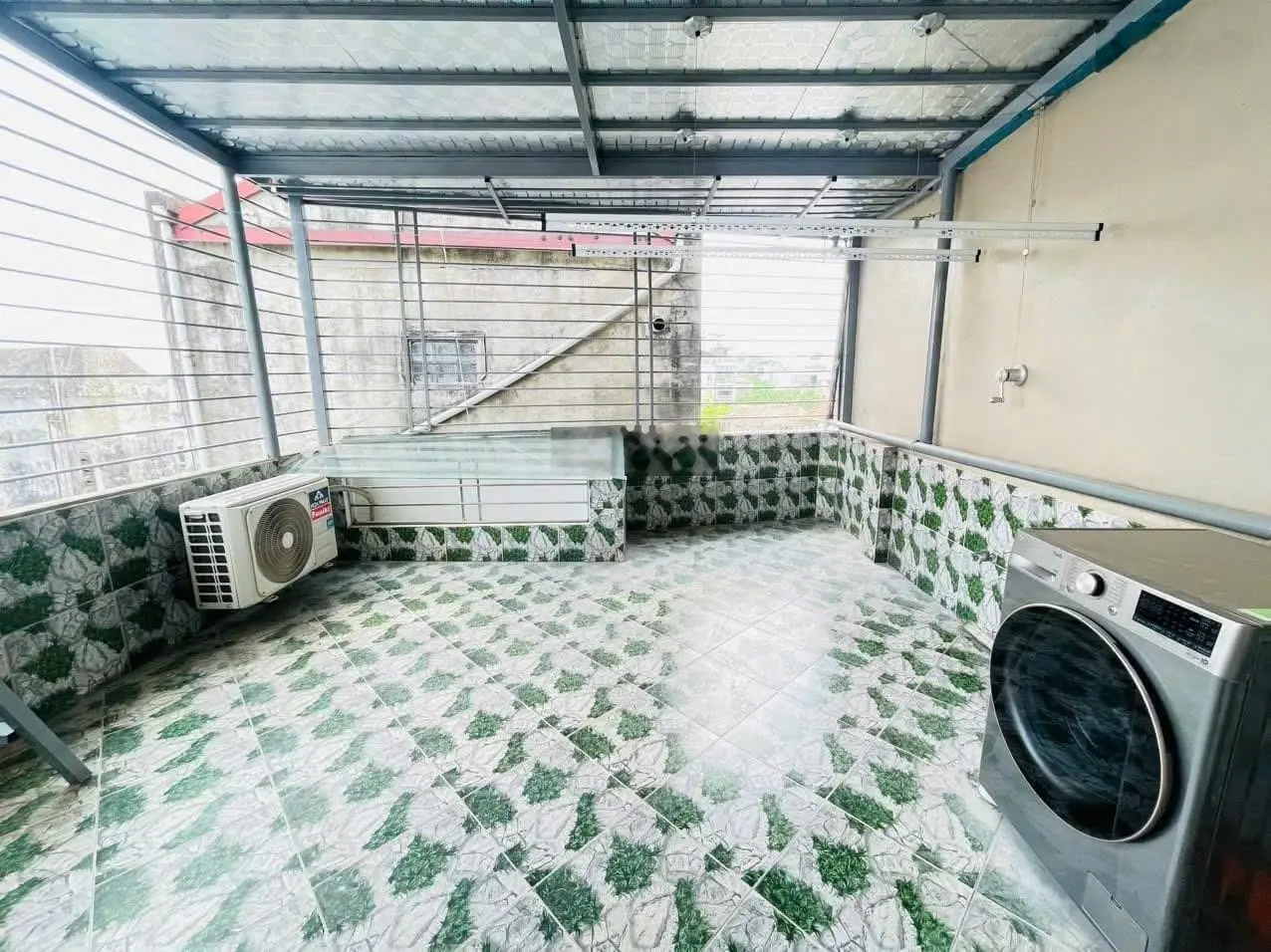Bồ đề nhà đẹp sẵn 47m2 5 tầng MT 4.5m ô tô vào nhà thoáng trước sau 10m ra hồ bồ đề sổ đỏ đẹp