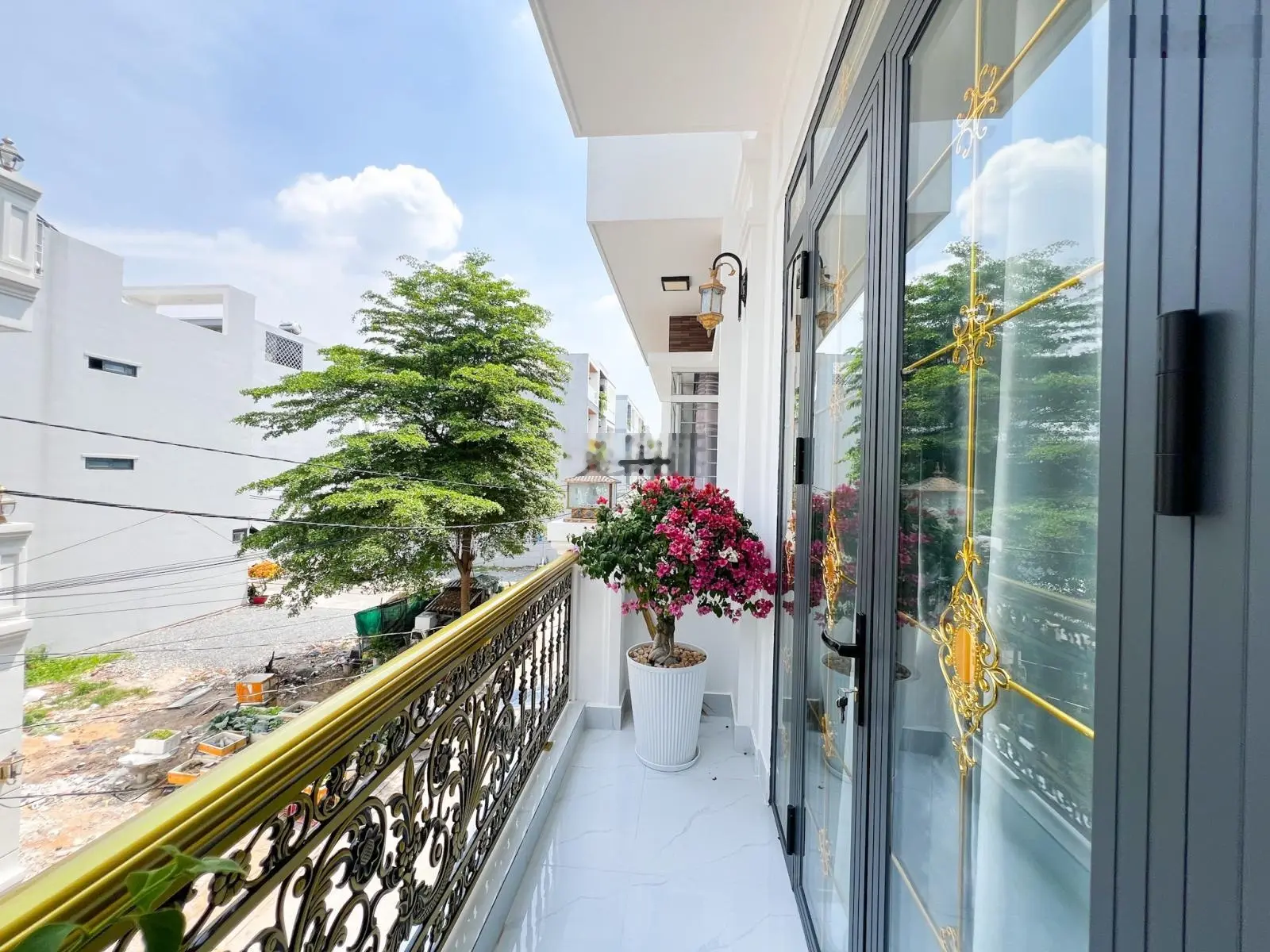 Bán nhà mới sổ riêng KDC The Sun Thị Trấn Nhà Bè - 3 lầu full nội thất