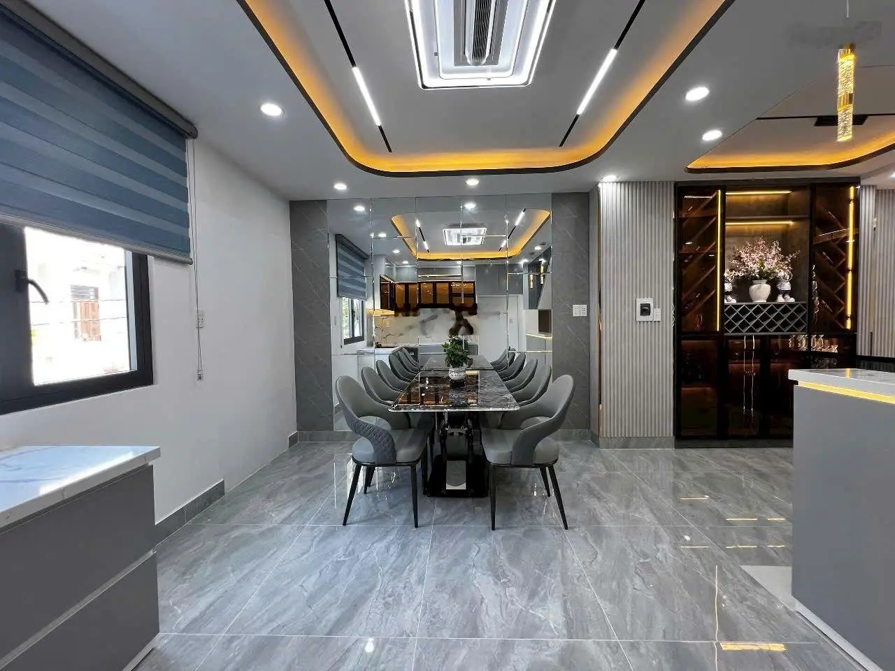 Nhà mới xây thiết kế hiện đại xe hơi ngủ trong nhà đường Huỳnh Tấn Phát - TT Nhà Bè