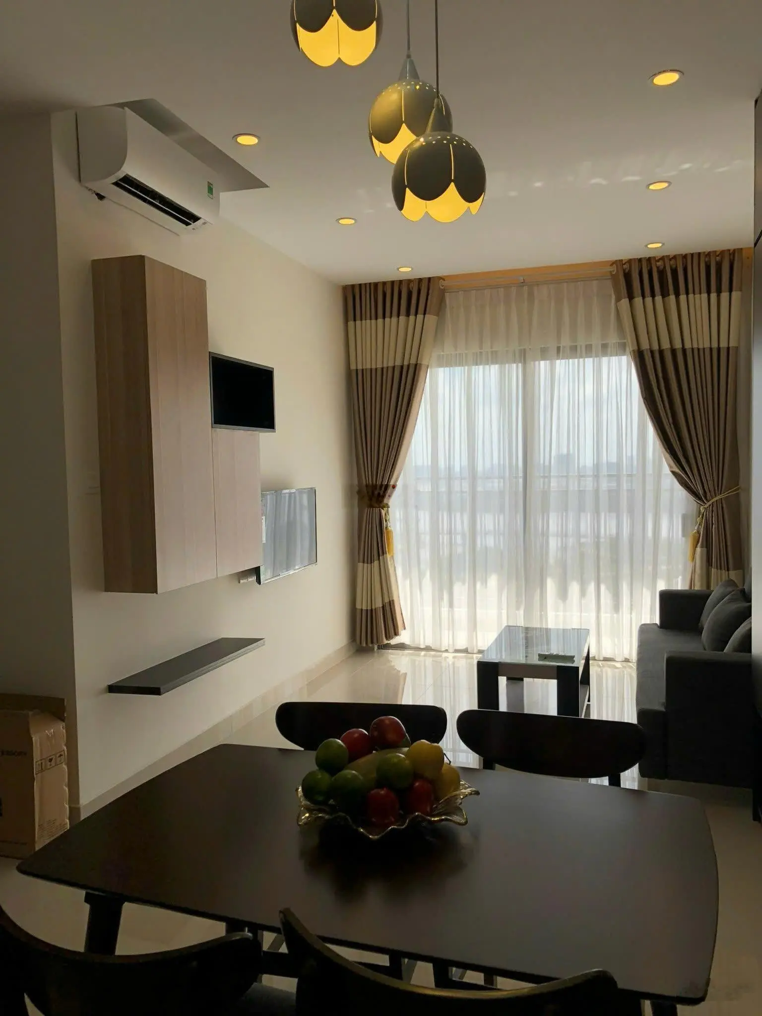 Bán căn hộ 2PN 76m2 dự án The Sun Avenue, Quận 2. LH 0909 239 ***