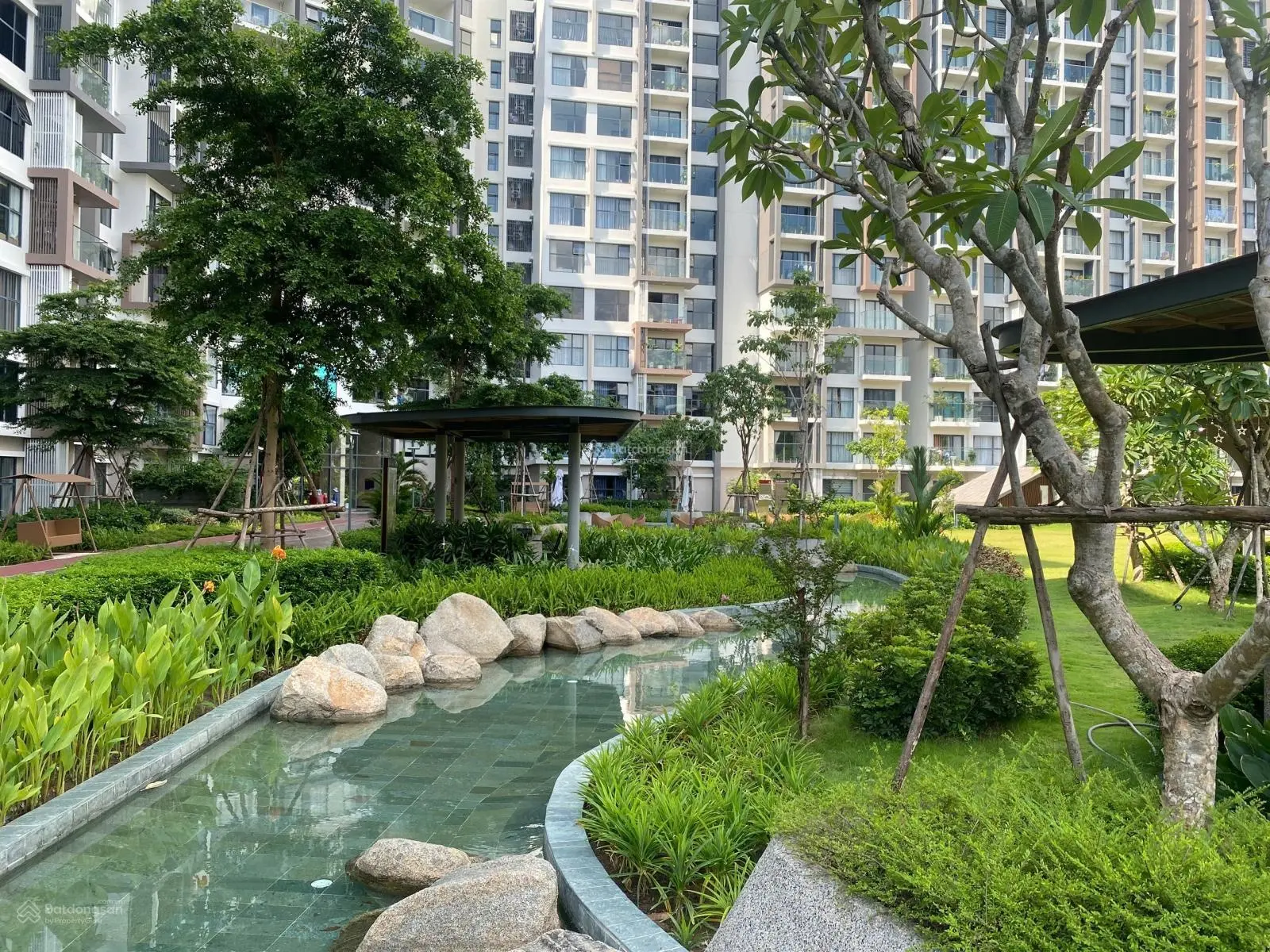 Bán căn Brilliant 112m2 giá chỉ 6.3 tỷ hướng mát view CV, đang có HĐ thuê - Cẩm Tươi - NV CĐT