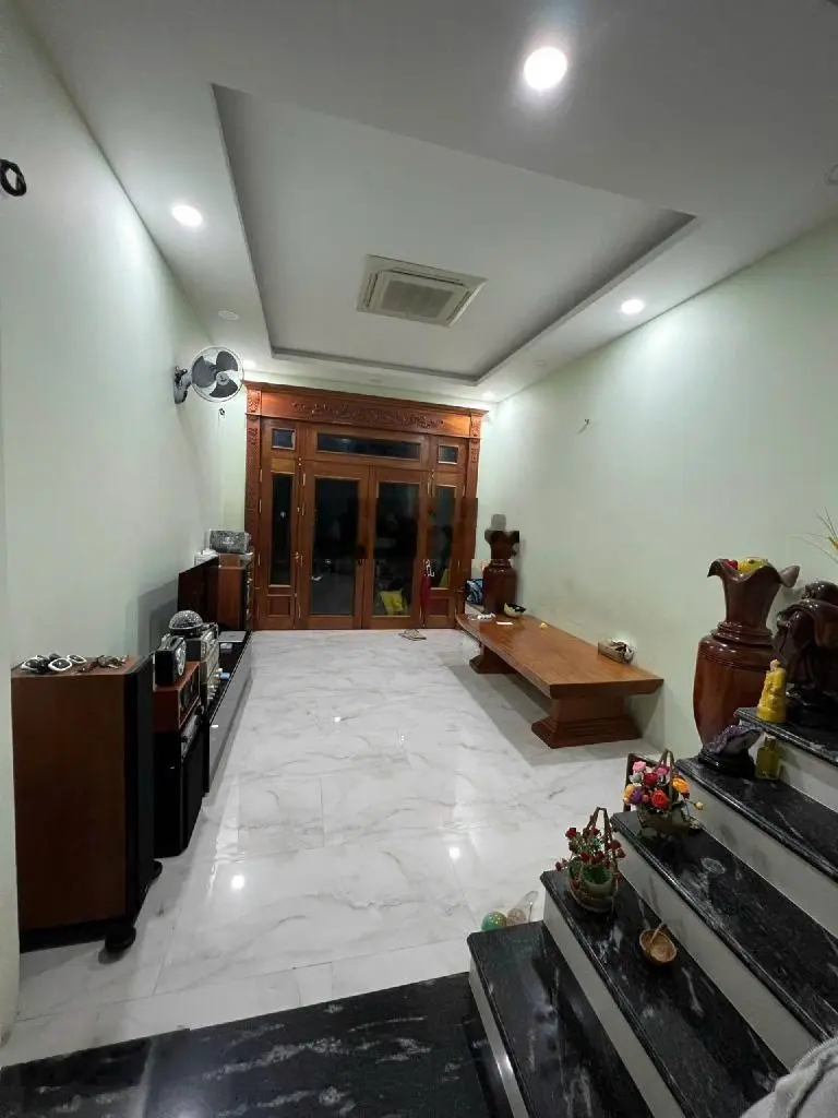 Nhà HBC, XE HƠi nằm trong nhà, Nhà mới 3 Tầng, 92M2. SỔ hồng hoàn công, Gần PVĐ, Gigamall, Chợ