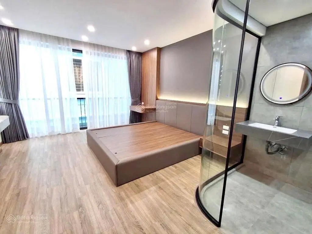 Gara ô tô 6 tầng - thang máy - nhà mới, Ngọc Trì - Thạch Bàn 8x tỷ vị trí đẹp gần Aeon Mall