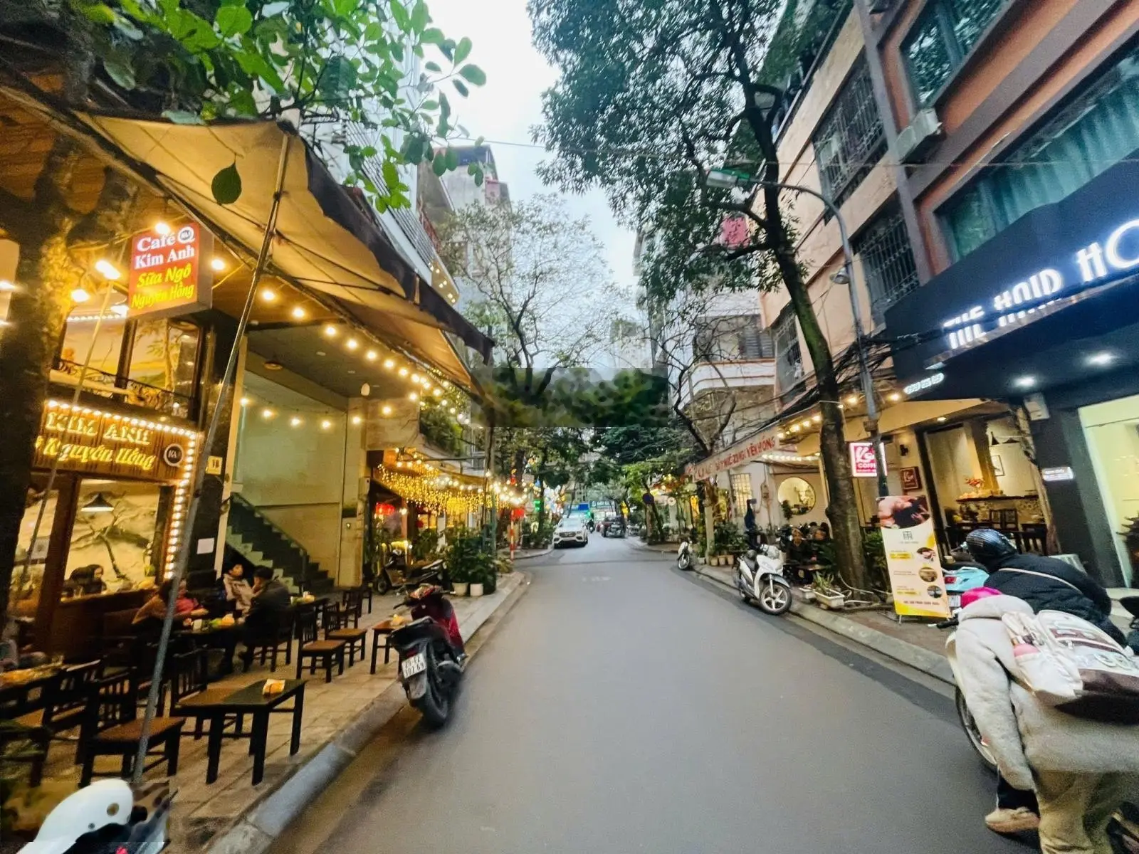 Ô tô tránh - kinh doanh đỉnh, bán nhà ngõ 2 phố Nguyên Hồng 51m2 4 tầng chỉ 29,x tỷ thương lượng