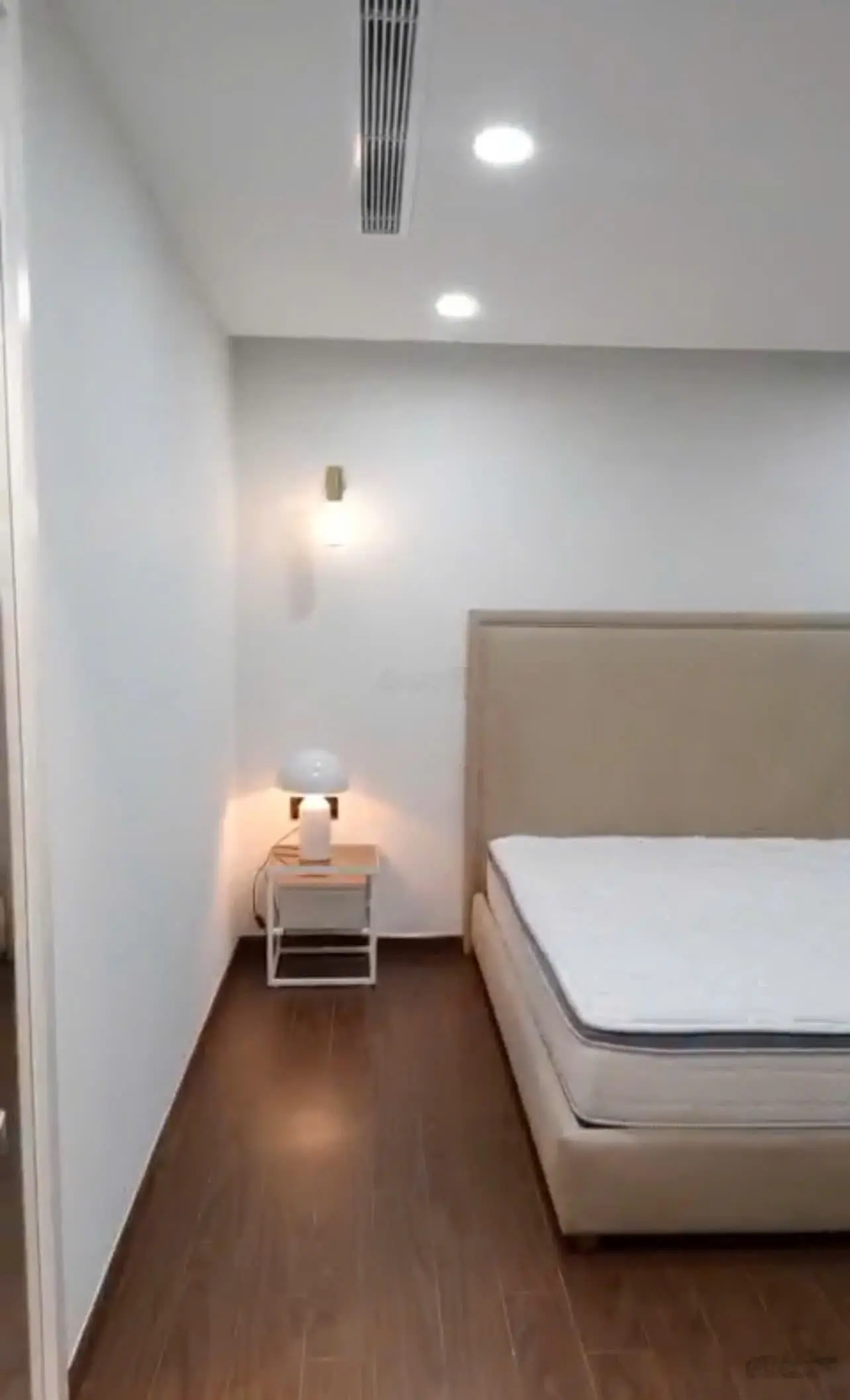Bán Căn hộ Kingston Residence, 3PN , 2WC ,120m2 , Nội Thất , Giá 9 Tỷ 2 , bao hết , LH : 0908 435 ***
