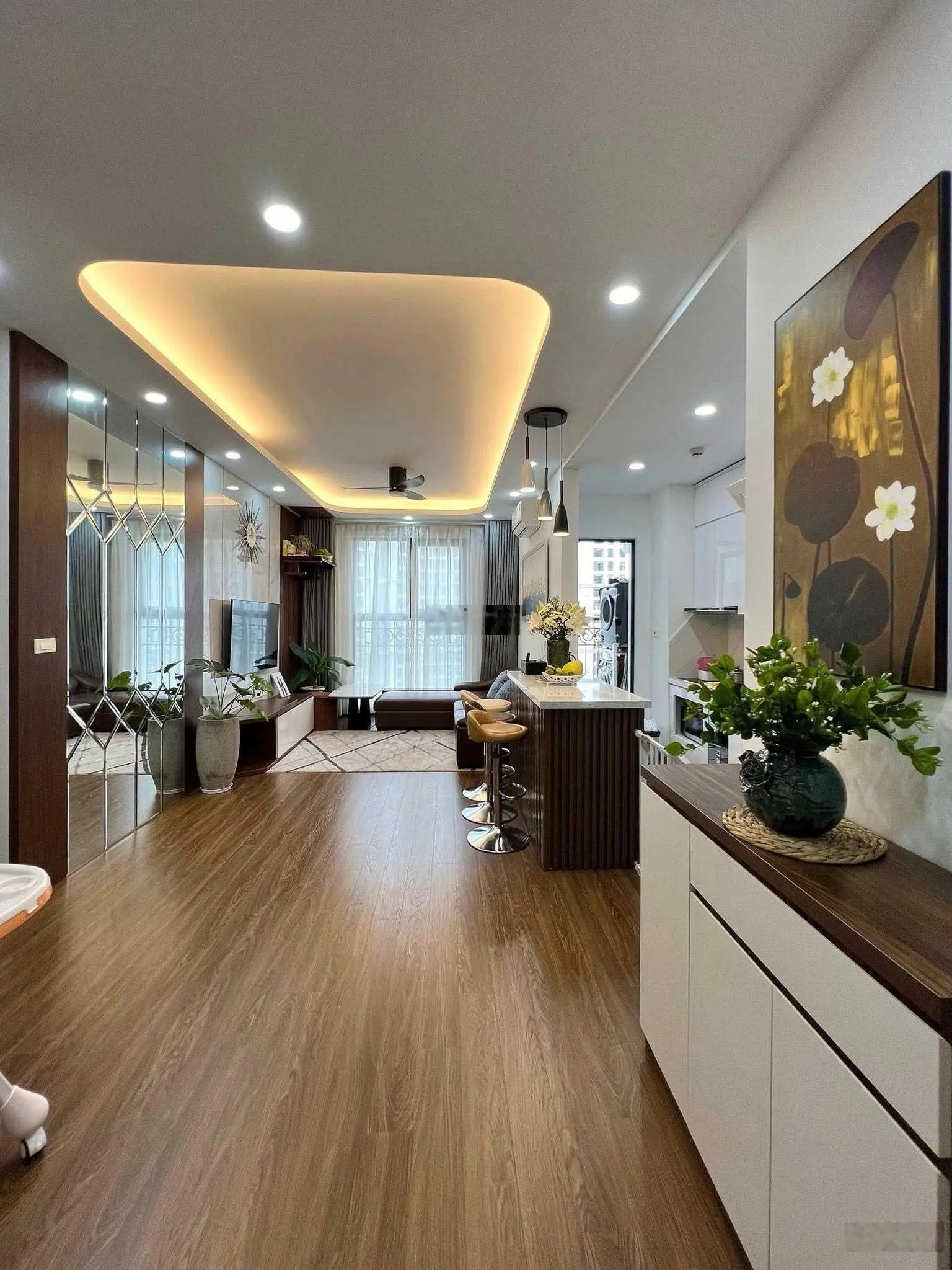 Chính chủ cần bán gấp căn hộ 2N2VS, 70m2, Vinhomes West Point view cực đẹp chỉ 4,7 tỷ