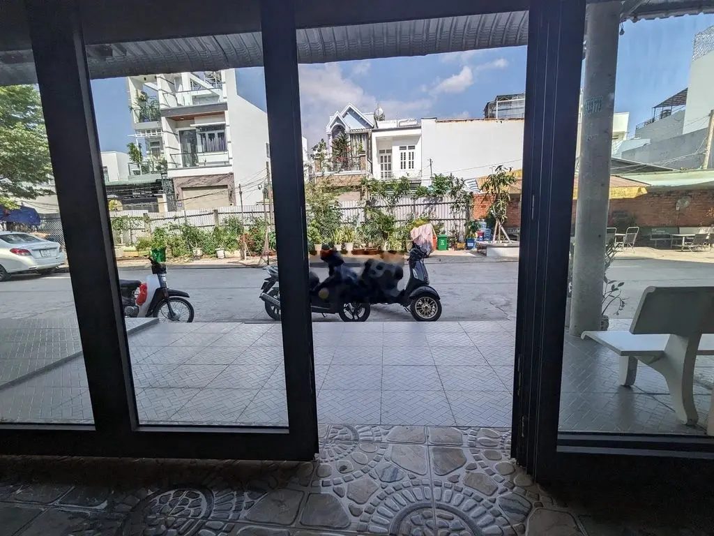Nhà phố 4 tầng mới đẹp, đường 12m, TT Nhà bè. Ngang 4,5 m chỉ 5,5 tỷ.