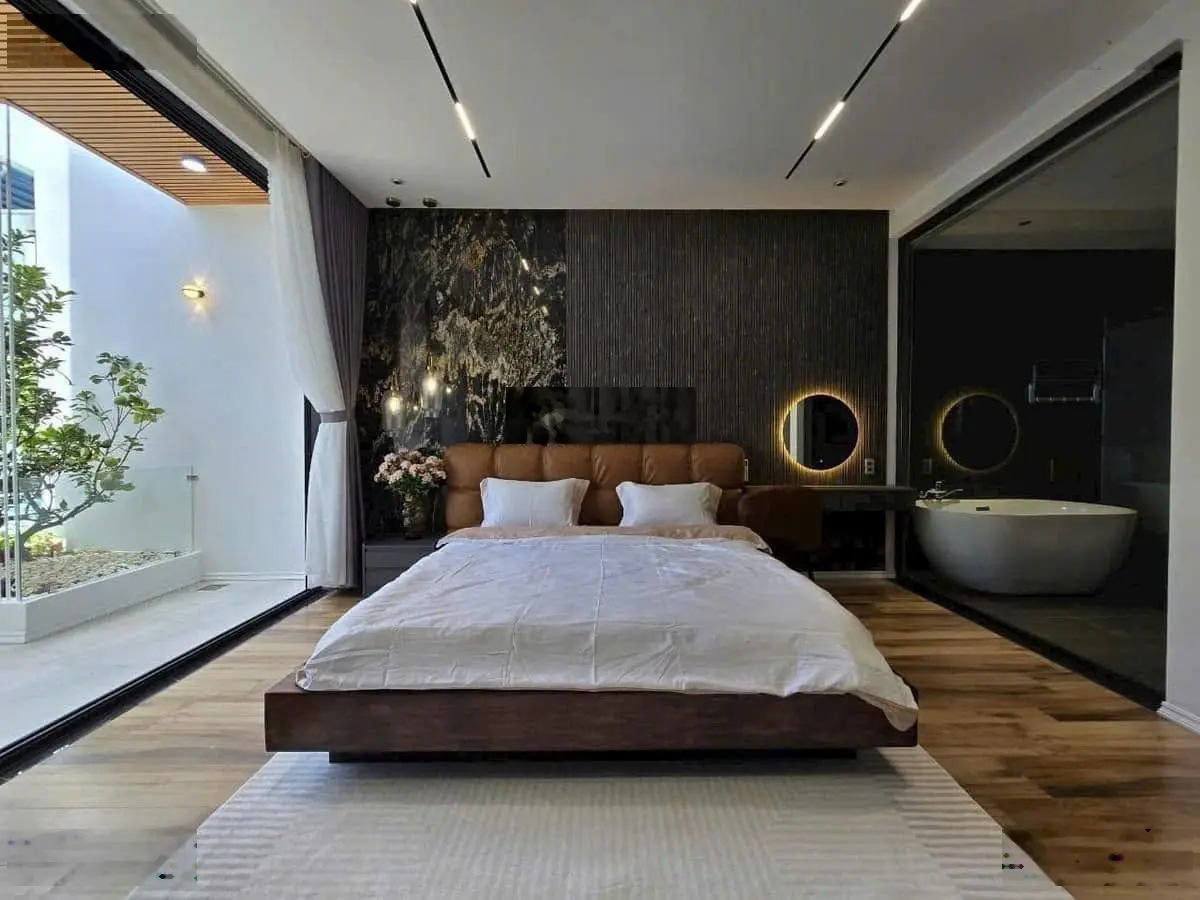 Vợ chồng tôi bán gấp nhà đẹp ở Cư Xá Bắc Hải - Quận 10 gần kế chợ và trường học. Giá 3 tỷ430/78m2