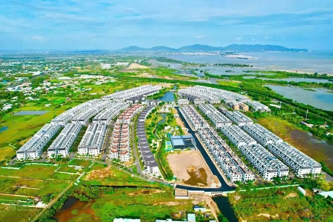 Cần bán gấp nhà phố vũng tàu 1 trệt 3 lầu giá 4.99 tỷ tại la vida residences 77.5m2, 4pn gần biển