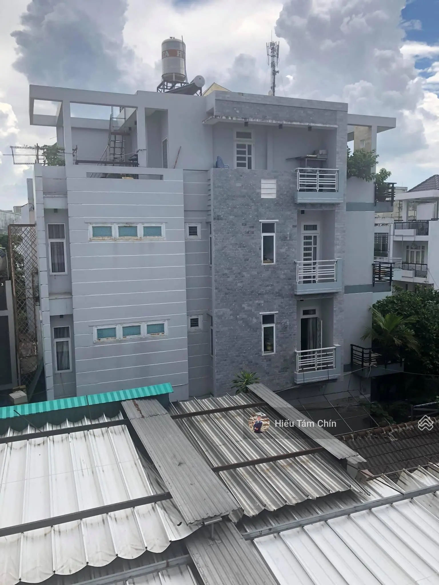 32m2, 4 tầng, hẻm xe hơi 5m, cách mặt tiền 10m GV12