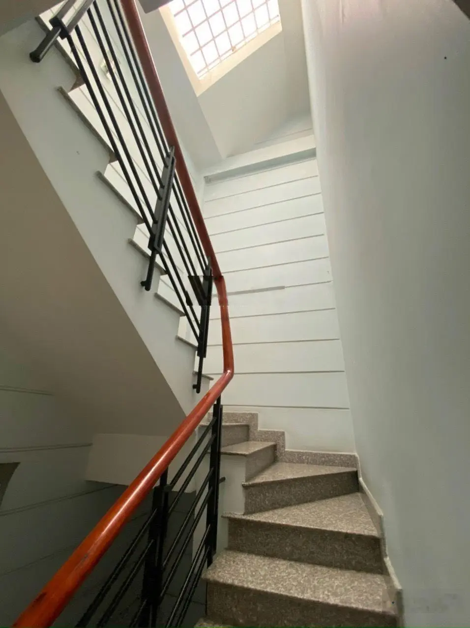 Chính chủ cần bán gấp nhà hẻm 3m đường 3/2 Q10 4m x 8m 32m2 trệt lửng 2 lầu ST giá bán 6.5 tỷ TL