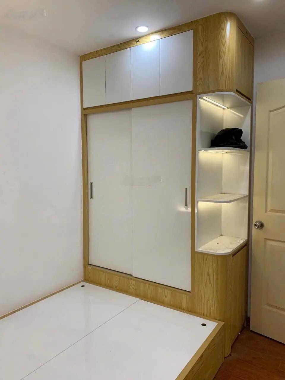 Bán gấp căn 65.5m2 - 2 ngủ & 2 VS. HH1 Linh Đàm Hoàng Mai. LH: 0966 455 *** em Thuỷ