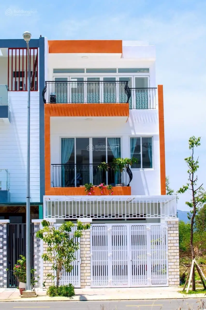 Bán nhà 3 tầng Gói 2 KĐT Mỹ Gia, đường rộng 16mét, giá rẻ chỉ 5tỷ5 nhà mới đẹp / Alo Em Thư