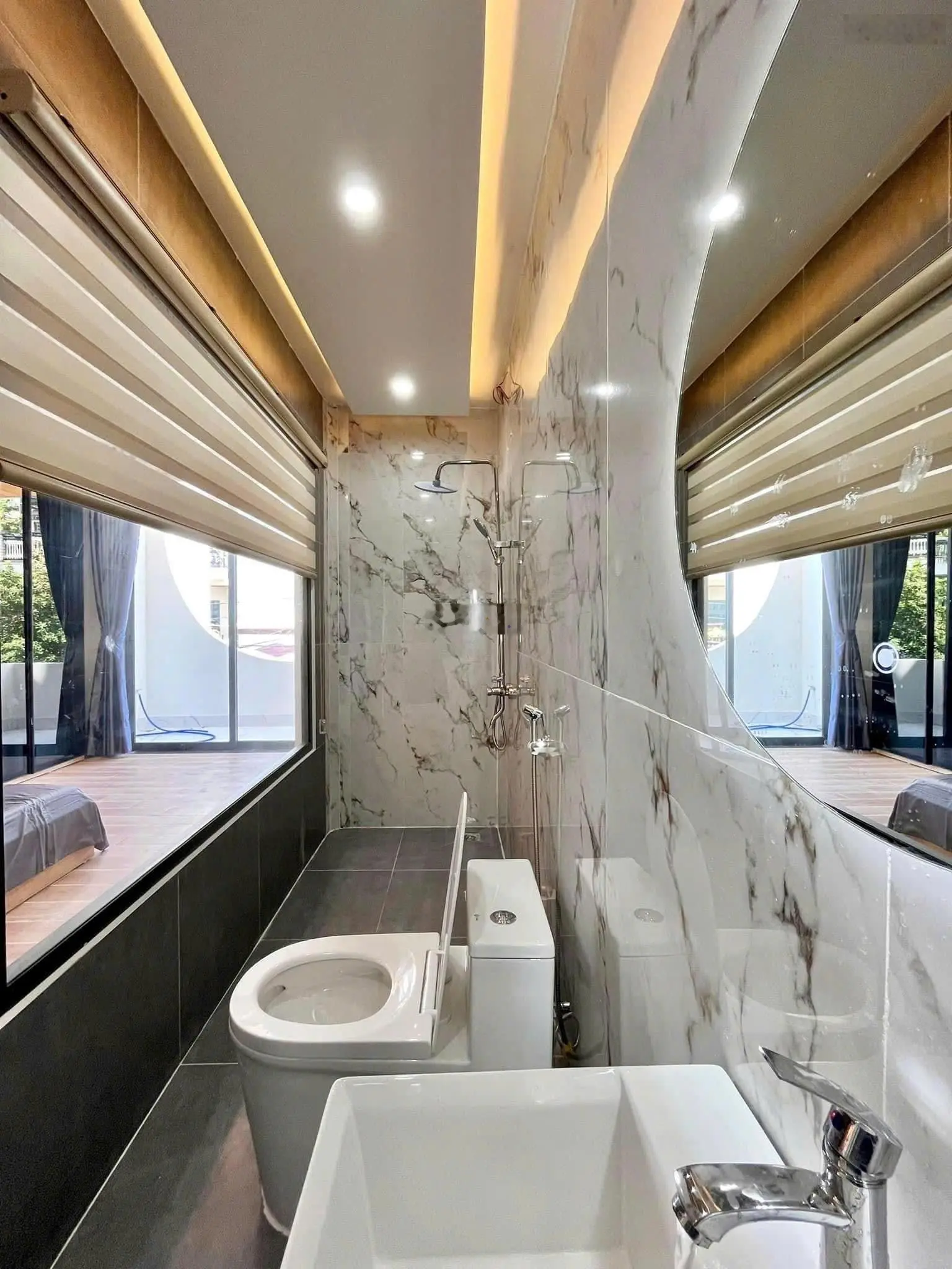 Bán nhà riêng 72m2 tại phố Nguyễn Huy Tự cách biển 350m, giá chỉ 5,09 tỷ