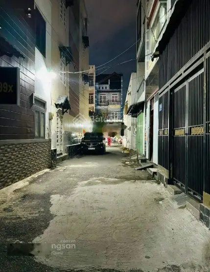 Bán nhà 2 lầu - 3 phòng ngủ - diện tích 30m2