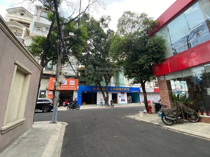 Cần bán nhà 4 tầng ngang 5,5m 84m2 - 5PN vào ở ngay - Sân bay T3 Hoàng Hoa Thám QTB