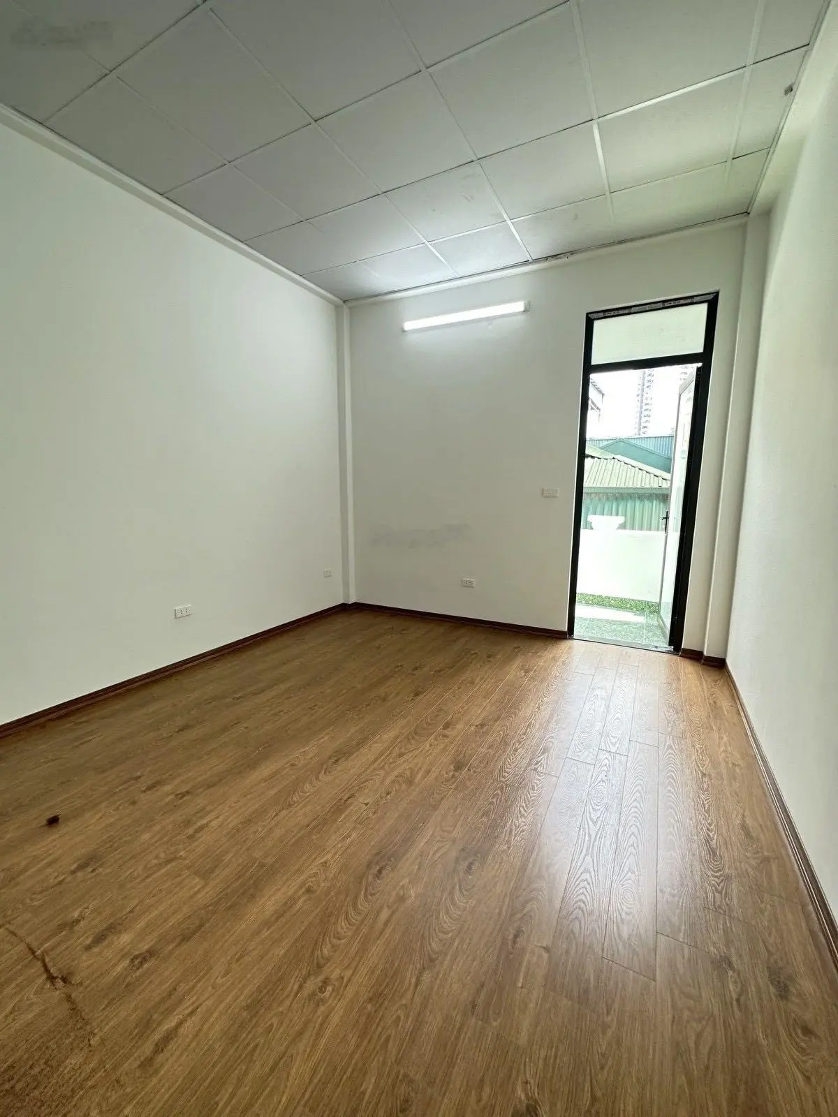 Nhà mới, ngõ thông oto tránh 38m2 - 3.8m mặt tiền - 4 tầng - 5 phòng
