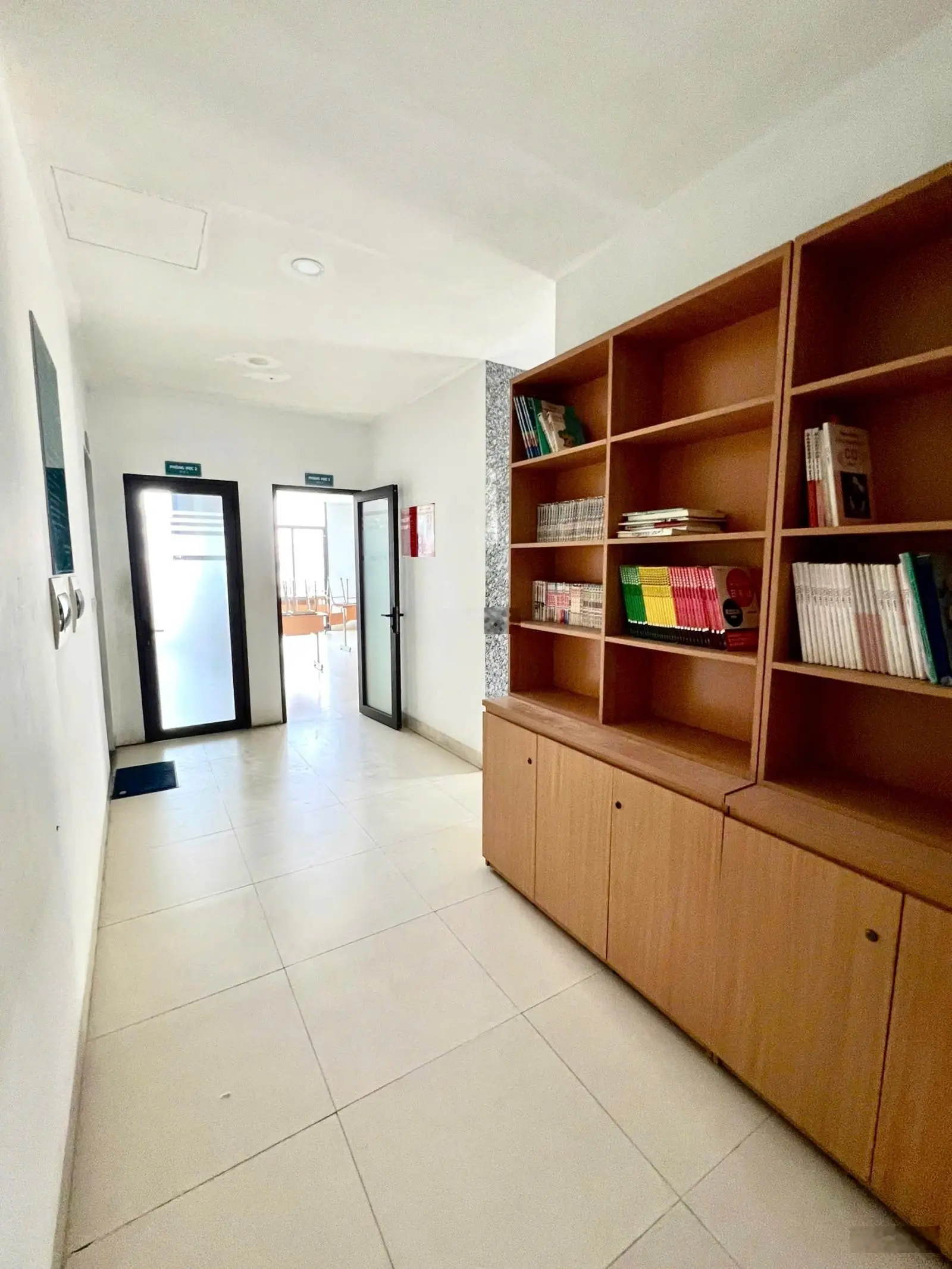 Chính chủ tôi bán gấp MP An Dương Vương, Tây Hồ. Lô góc 123m2*5 Tầng thang máy. Dòng tiền 720Tr/năm