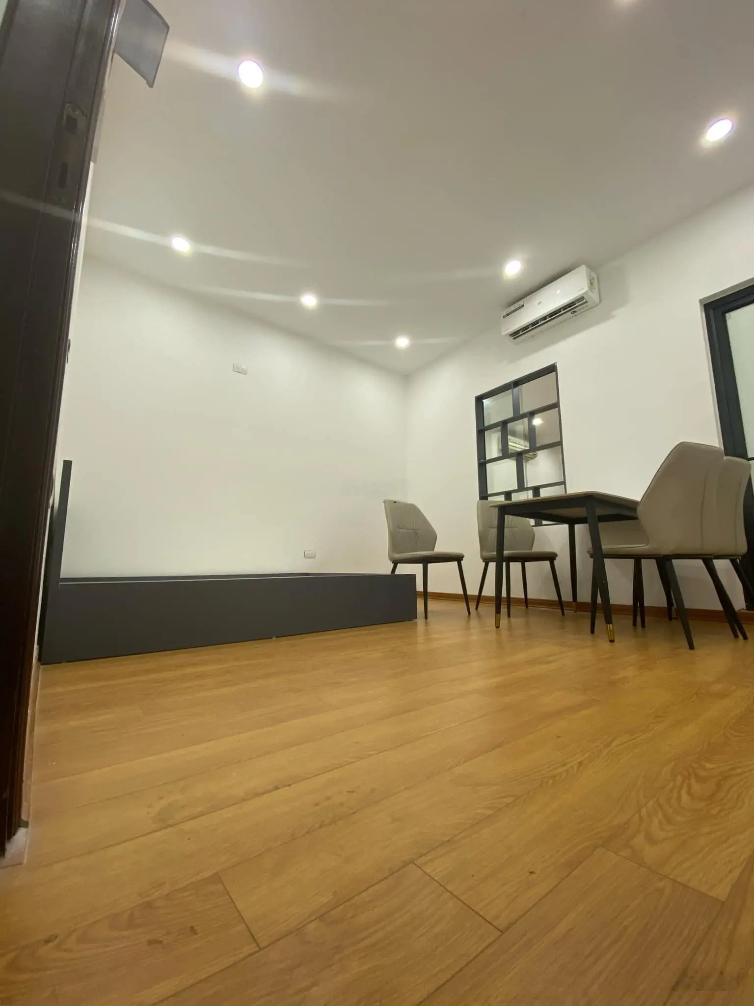Bán Căn hộ TT 50m2 - 2PN tại Núi Trúc - Ba Đình - 2tỷ480