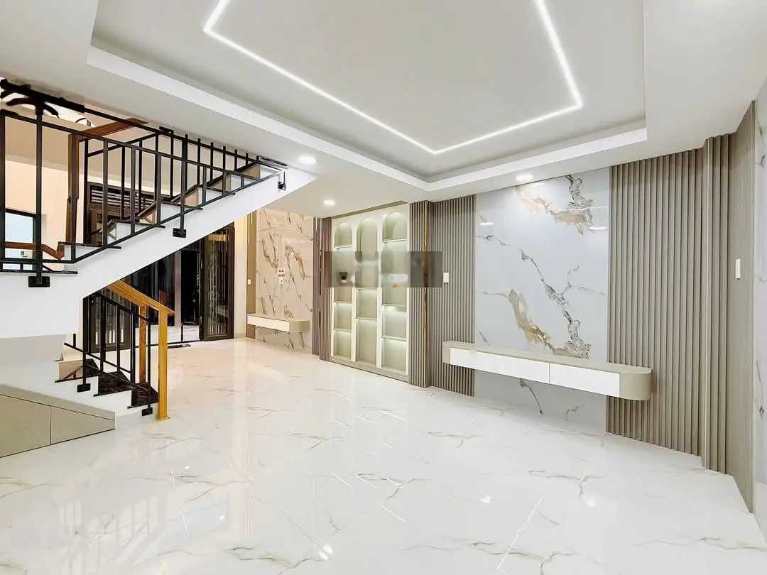 Cần bán gấp nhà đường 3/2, P10, Q10, cách bệnh viện Nhân Dân 300m giá 3tỷ280 DT 82m2, còn HĐ thuê
