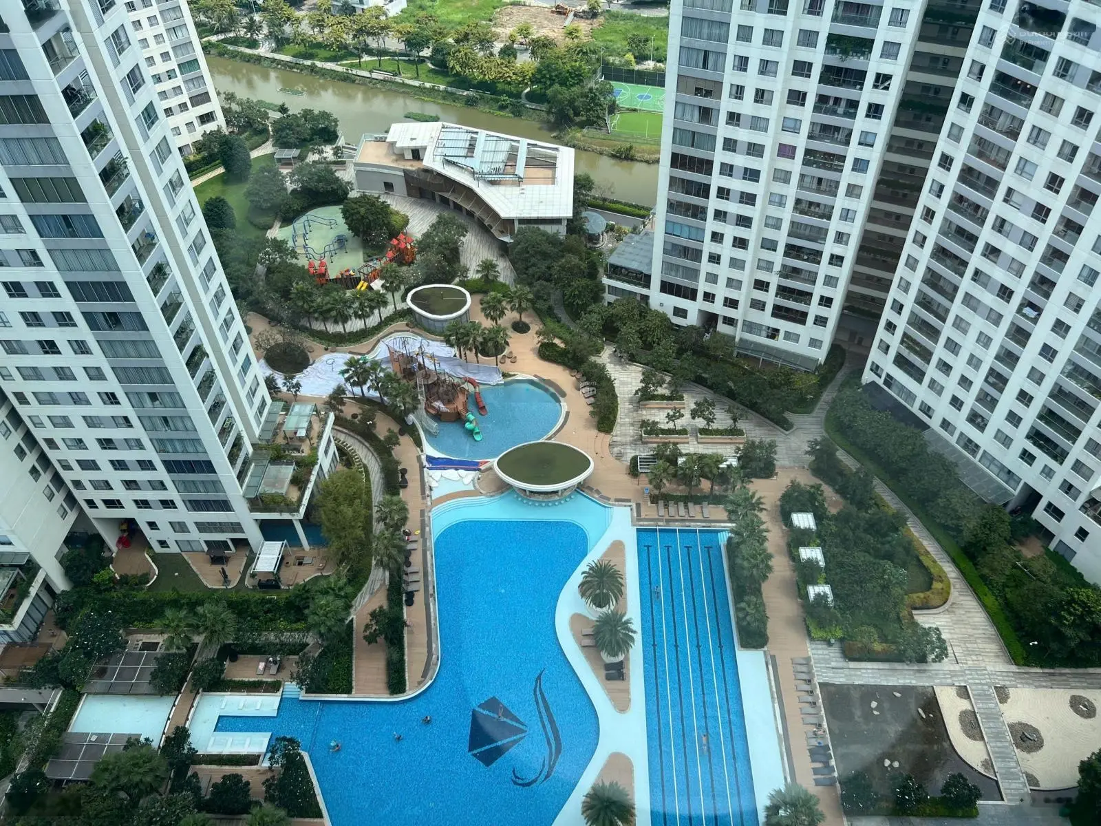 Siêu căn góc view ôm trọn hồ bơi, 3PN Bahamas full nội thất đẹp như hình chỉ 11 tỷ all-in