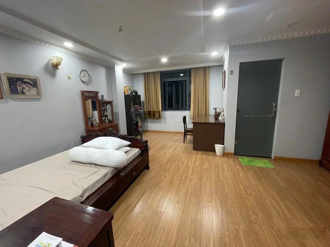 Hot - Nhà đẹp 4 tầng có thang máy view công viên. DT: 6x20m. Khu bên sông đường số 25 ngay GigaMall