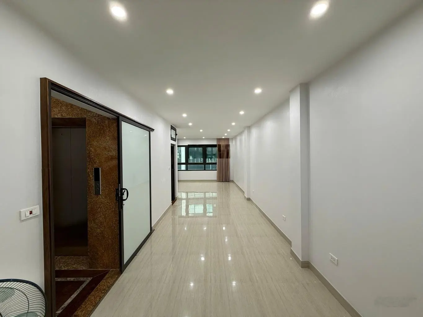 Bán nhà Cầu Giấy- Toà nhà 8T thang máy- phân lô ô tô- cách phố 1 nhà- 60m2- 25 tỷ