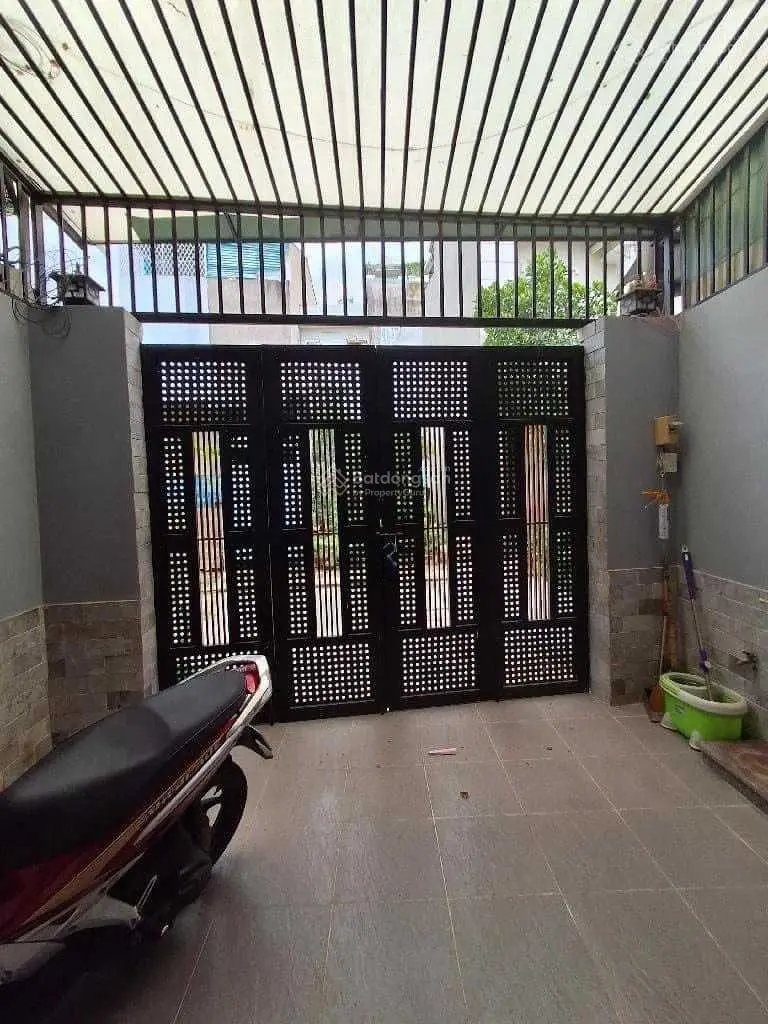 Bán nhà 3 tầng mới đẹp 4 phòng ngủ - hẻm xe hơi - Gò Cát - Phú Hữu - Quận 9, 4.5x tỷ