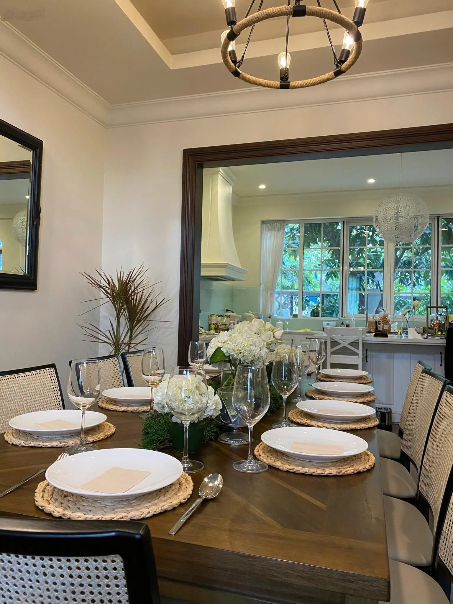 Chính chủ gửi bán căn LK 123m2 gần Clubhouse, sẵn sổ giao dịch ful nội thất