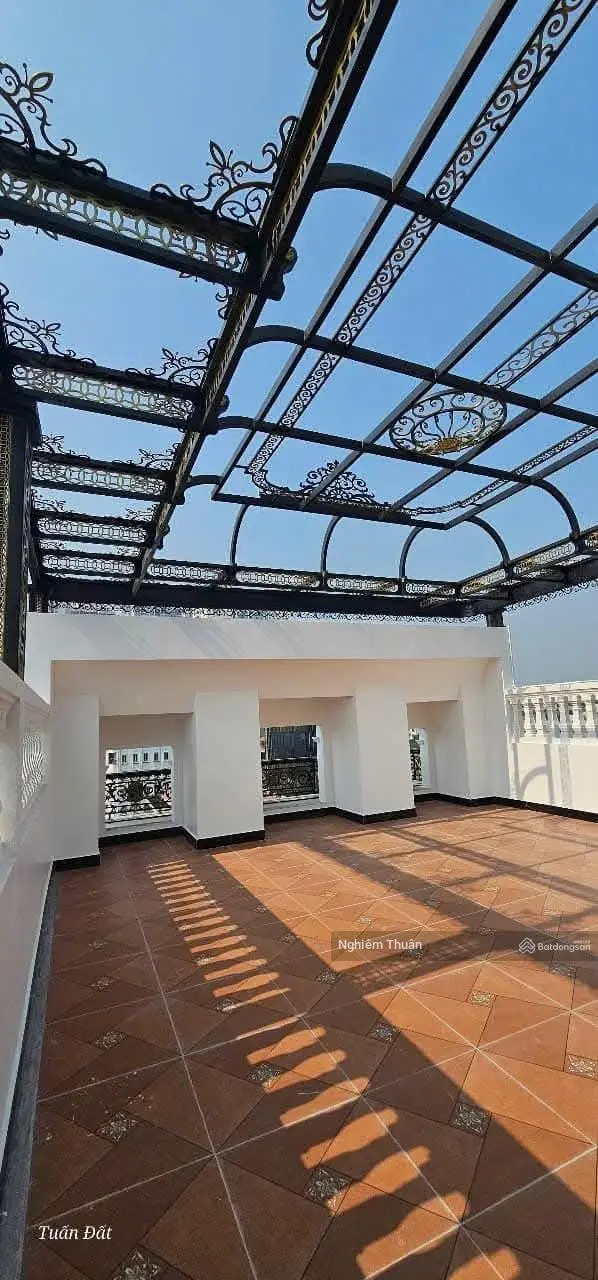 Bán nhà mặt phố Nguyễn Hoàng, Cầu Giấy, Hà Nội. 9 tầng thông sàn, hiện đại. 170m2, MT 6,8m. Giá tốt