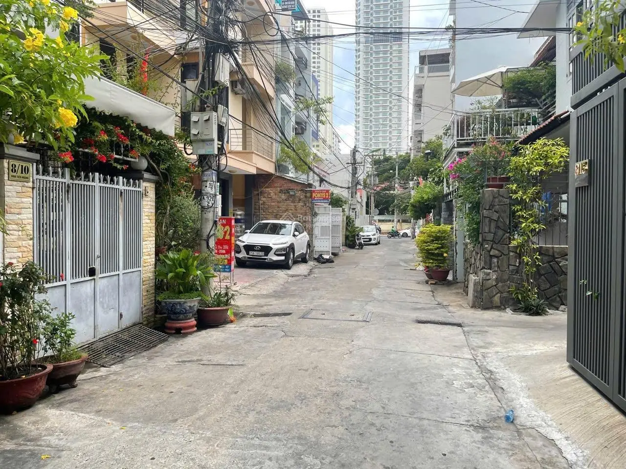 Nhà 4 tầng hẻm ô tô thông đường Quang Trung