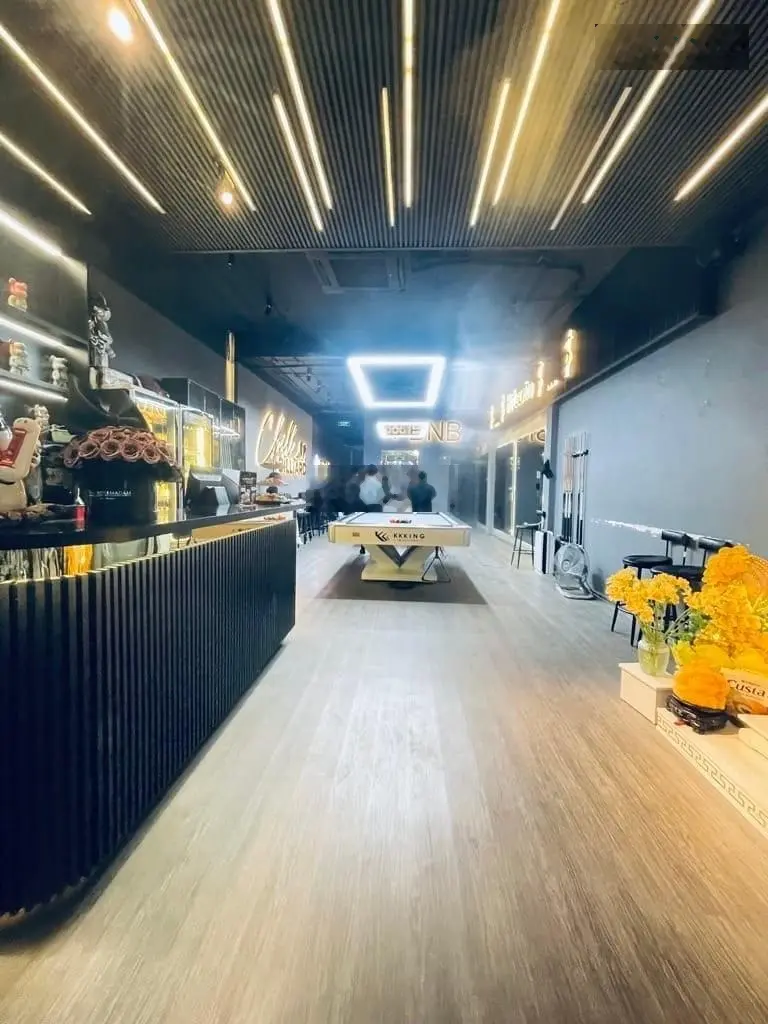 Cầu Giấy 100m2 - oto tránh - kinh doanh đỉnh - thang máy - sổ vuông đẹp - mặt tiền quyền lực