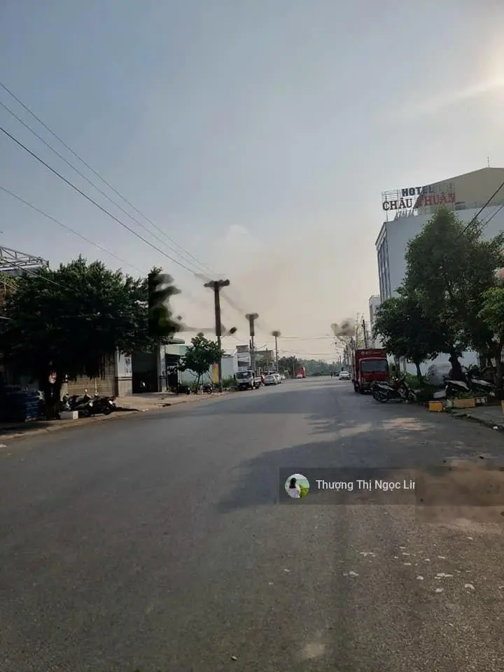 Bán gấp lô đất MT đường Nguyễn Viết Xuân, gần công viên phường 5, Bạc Liêu. DT 120m2/550tr. SHR
