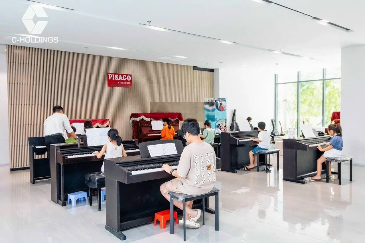 Căn hộ C Sky view tầng trung view Sài gòn 2PN 80m2 giá 2 tỷ 100. Sổ sẵn công chứng sang tên ngay