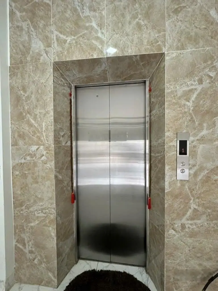 Bán nhà mặt phố Thái Hà 65m x 7 tầng MT 6m thang máy vỉa hè kinh doanh hs 100tr/tháng, giá 50 tỷ