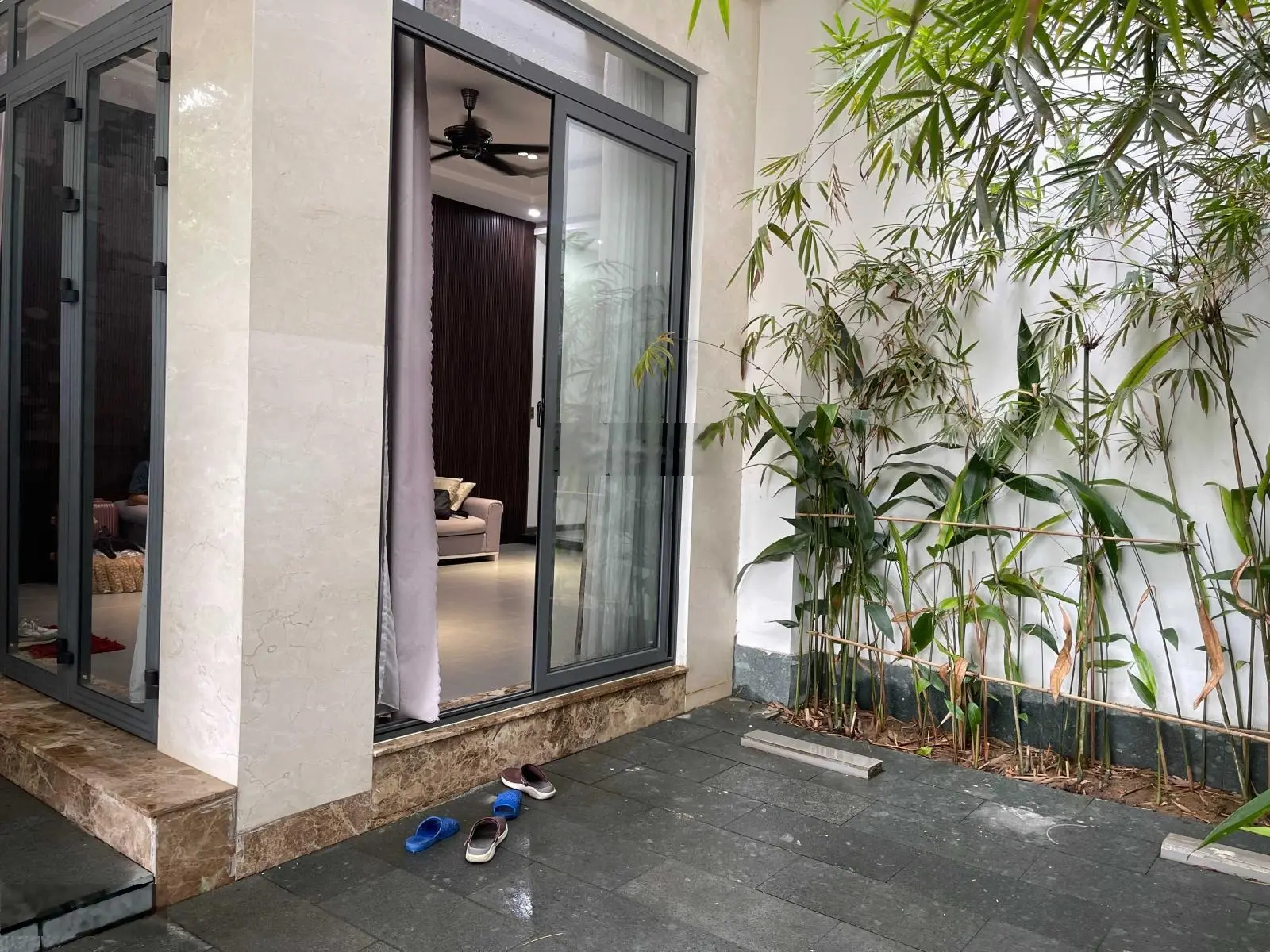 Bán nhà Ngọc Bảo Viên - Trương Quang Cận - đối diện bờ hồ