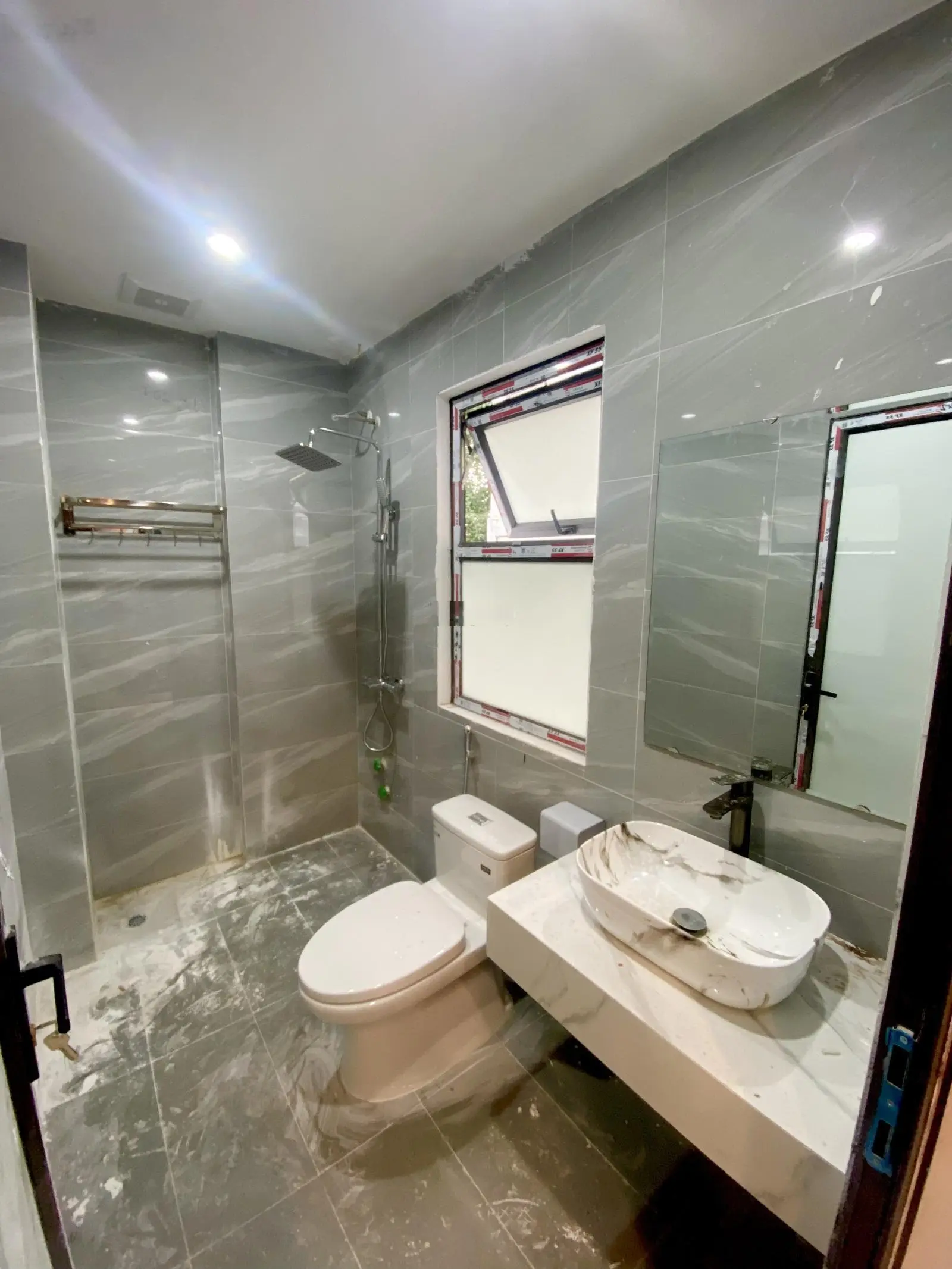 Hàng hiếm. 7 tầng thang máy quận thanh xuân. ô tô đỗ cửa - kinh doanh. giá 12.5 tỷ.