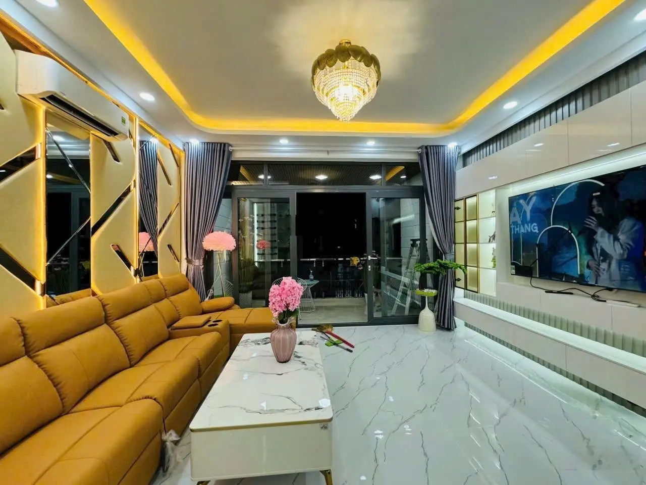 Bán gấp nhà HXH Trần Tuấn Khải - Phường 5 - Quận 5. DT 68m2, 1 trệt 2 lầu. Sổ đẹp