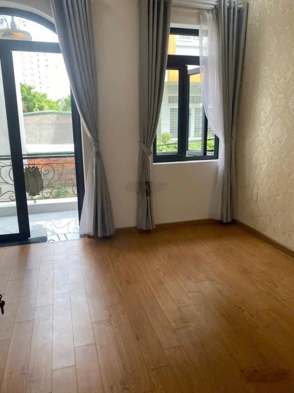 Cần bán căn nhà 1 trệt 2 lầu sân thượng, đường số 22 linh đông , khu dân cư đồng bộ đường 5m