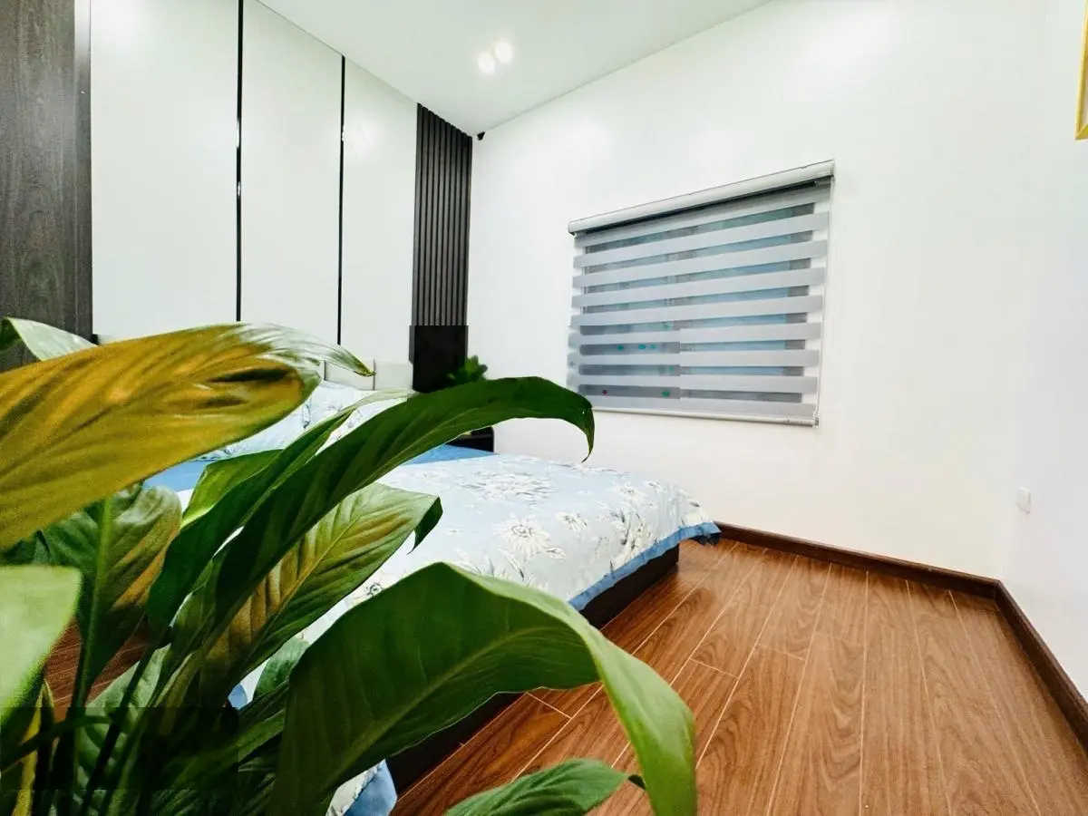 Bán gấp -phố hoàng văn thái 38m*4t- phân lô quân đội - ô tô đỗ cổng- xem là ưng-sđcc- ở luôn