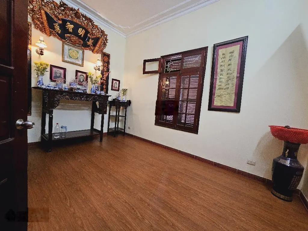 Bán biệt thự - lạc long quân - tây hồ - gara ô tô vào nhà - 15m ra phố - sát hồ tây - ngõ thông